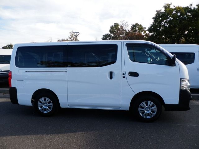 NISSAN NV350 CARAVAN 4WD 2018 Image 31
