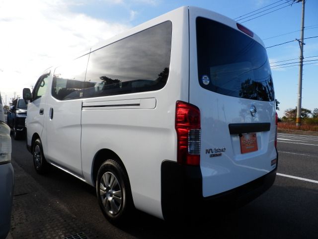 NISSAN NV350 CARAVAN 4WD 2018 Image 31