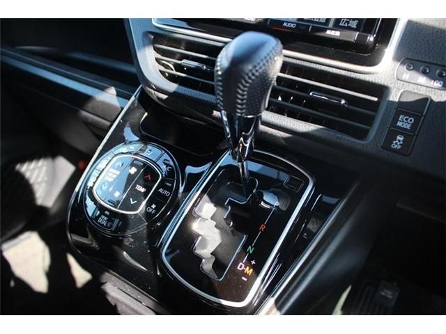 TOYOTA NOAH 2017 Image 31