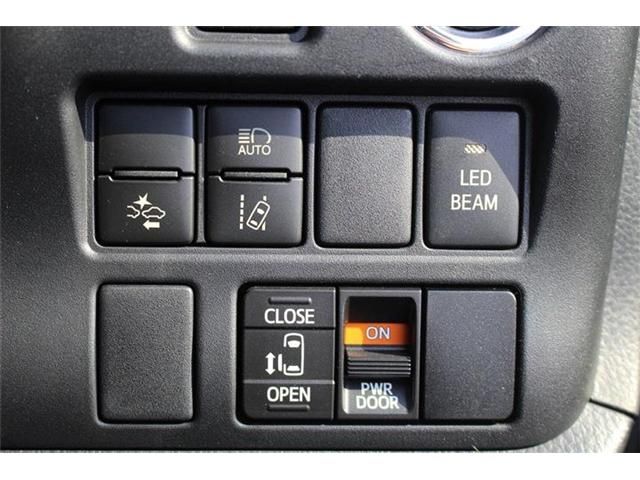 TOYOTA NOAH 2017 Image 31