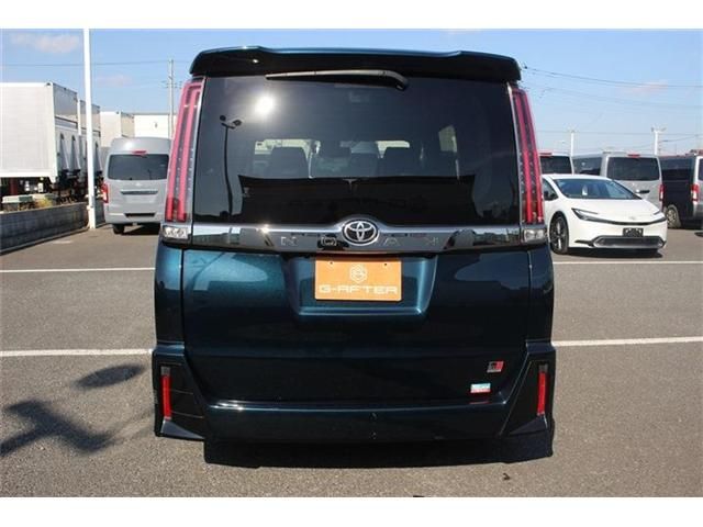 TOYOTA NOAH 2017 Image 31