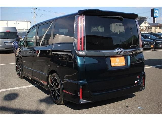 TOYOTA NOAH 2017 Image 31
