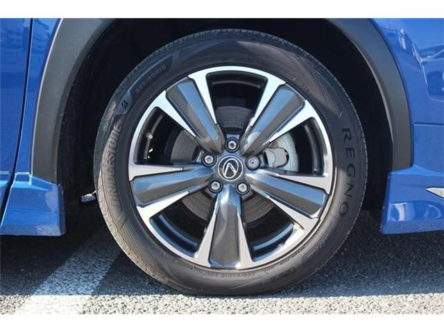 TOYOTA LEXUS UX250H 2019 Image 31