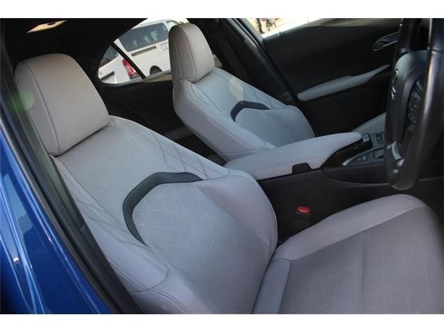 TOYOTA LEXUS UX250H 2019 Image 31