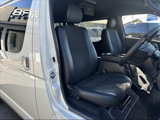 TOYOTA HIACE VAN 4WD 2022 Image 31