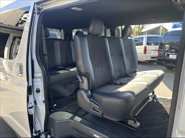 TOYOTA HIACE VAN 4WD 2022 Image 31