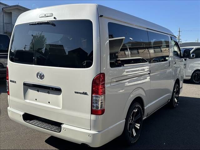 TOYOTA HIACE VAN 4WD 2022 Image 31