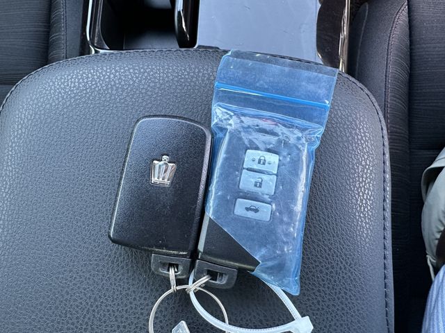 TOYOTA CROWN SEDAN HYBRID 2016 Image 31