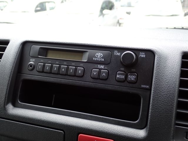 TOYOTA HIACE VAN 1.25T 2WD 2018 Image 31