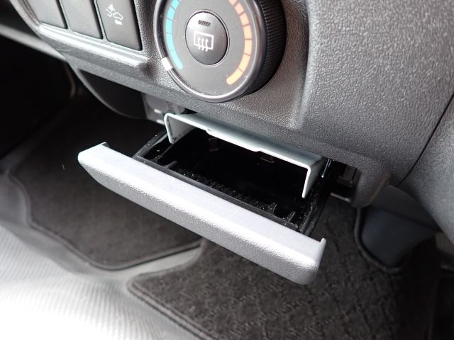 TOYOTA HIACE VAN 1.25T 2WD 2018 Image 31