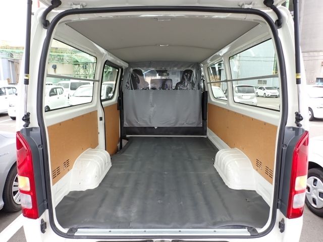 TOYOTA HIACE VAN 1.25T 2WD 2018 Image 31