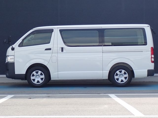 TOYOTA HIACE VAN 1.25T 2WD 2018 Image 31