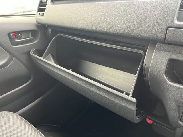 TOYOTA HIACE VAN 1.25T 2WD 2018 Image 31