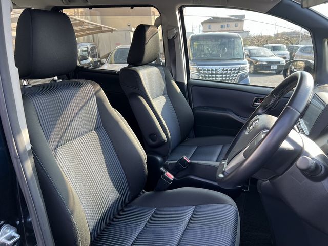 TOYOTA VOXY 4WD 2015 Image 31