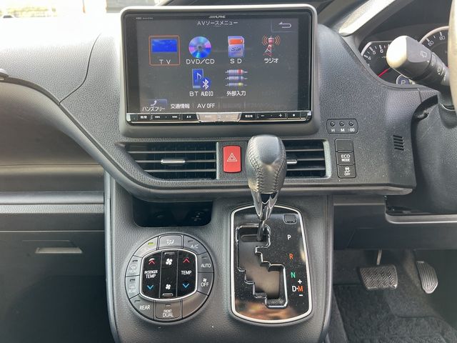 TOYOTA VOXY 4WD 2015 Image 31