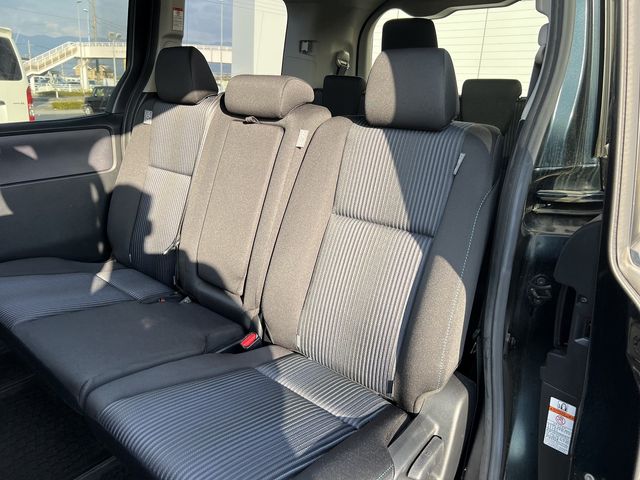 TOYOTA VOXY 4WD 2015 Image 31