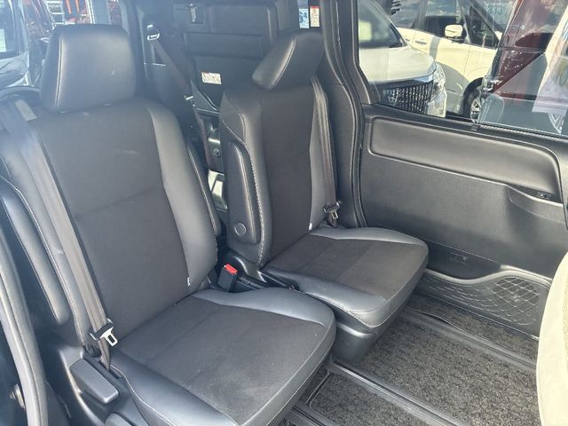 TOYOTA NOAH 4WD 2019 Image 31