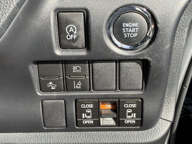 TOYOTA NOAH 4WD 2019 Image 31