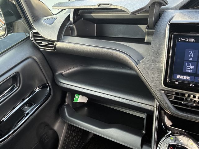 TOYOTA NOAH 4WD 2019 Image 31