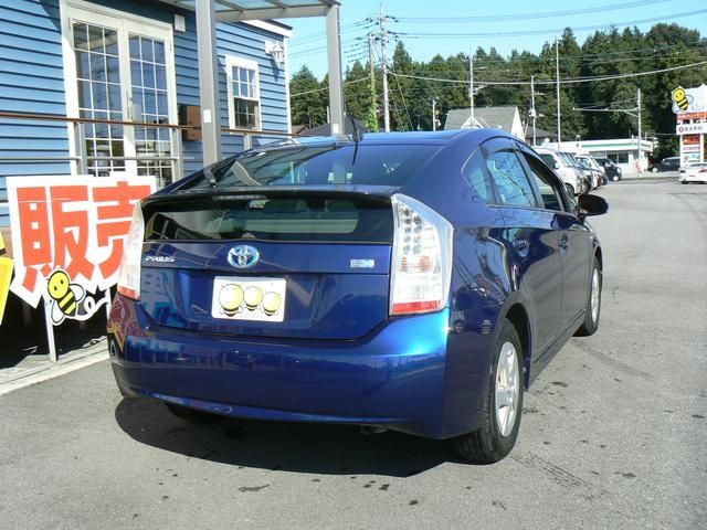 TOYOTA PRIUS 2010 Image 31