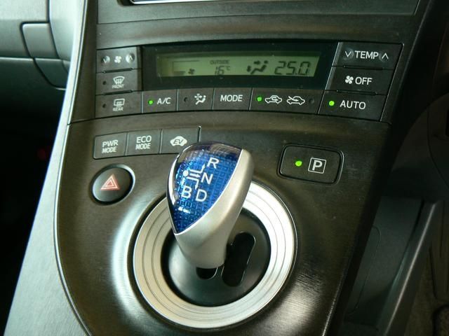 TOYOTA PRIUS 2010 Image 31