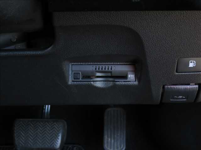 TOYOTA PRIUS 2017 Image 31