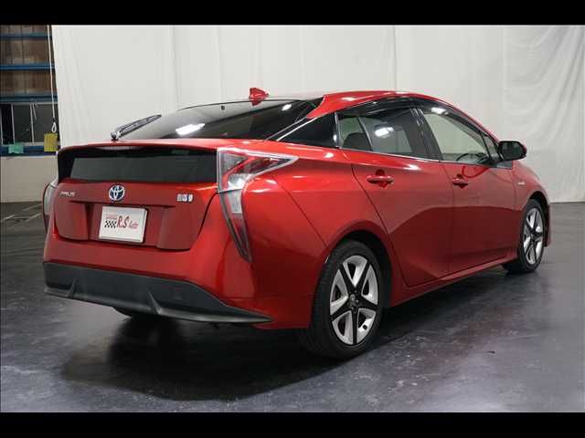 TOYOTA PRIUS 2017 Image 31