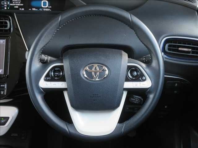 TOYOTA PRIUS 2017 Image 31