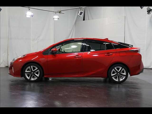 TOYOTA PRIUS 2017 Image 31