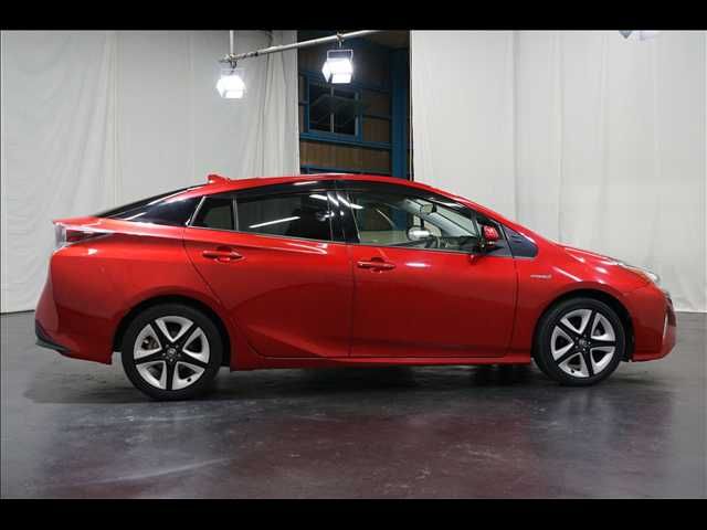 TOYOTA PRIUS 2017 Image 31