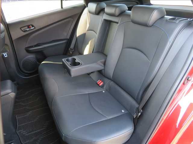 TOYOTA PRIUS 2017 Image 31