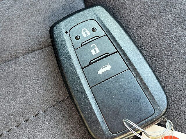 TOYOTA CROWN SEDAN HYBRID 2019 Image 31