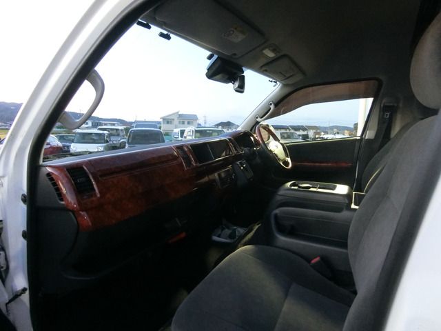 TOYOTA HIACE WAGON 4WD 2020 Image 31