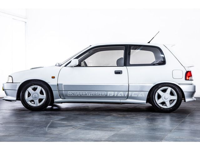 DAIHATSU CHARADE DETOMASO 1995 Image 31