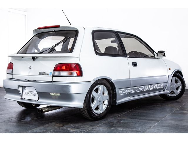 DAIHATSU CHARADE DETOMASO 1995 Image 31