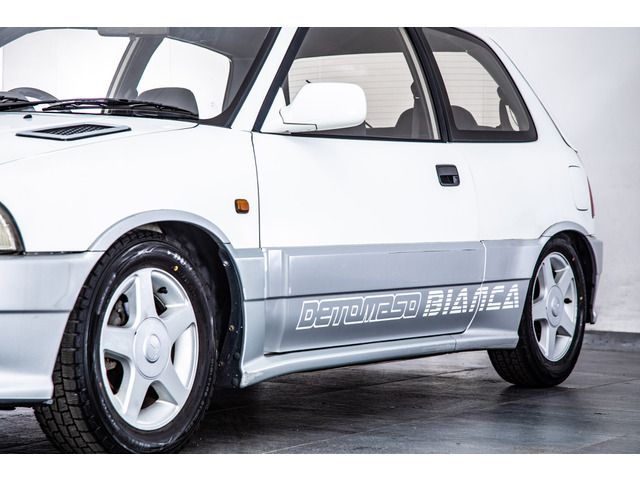 DAIHATSU CHARADE DETOMASO 1995 Image 31