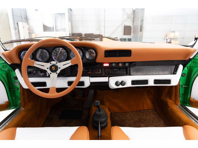 PORSCHE 911 1976 Image 31