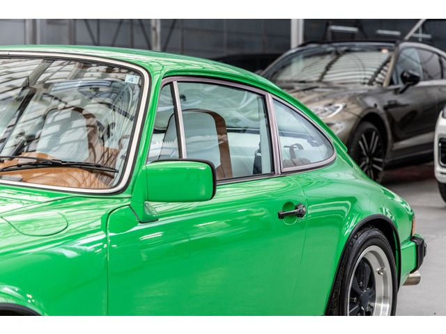 PORSCHE 911 1976 Image 31