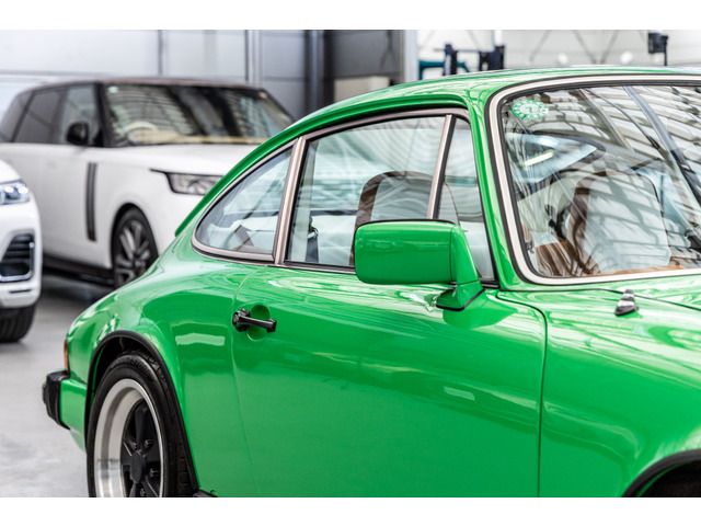 PORSCHE 911 1976 Image 31