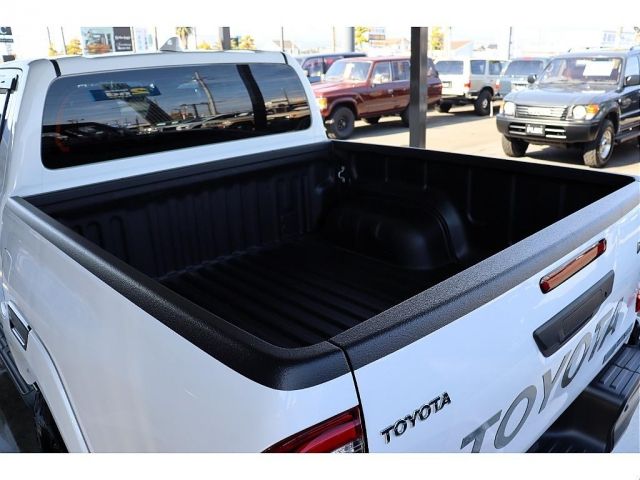 TOYOTA HILUX 4WD 2022 Image 31