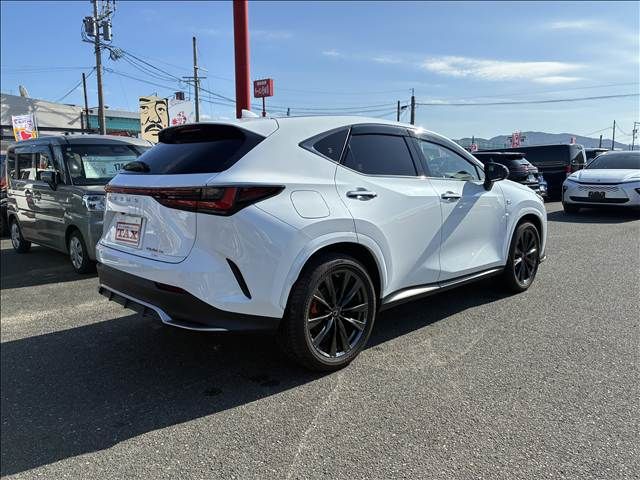 TOYOTA LEXUS NX450H+ AWD 2022 Image 31