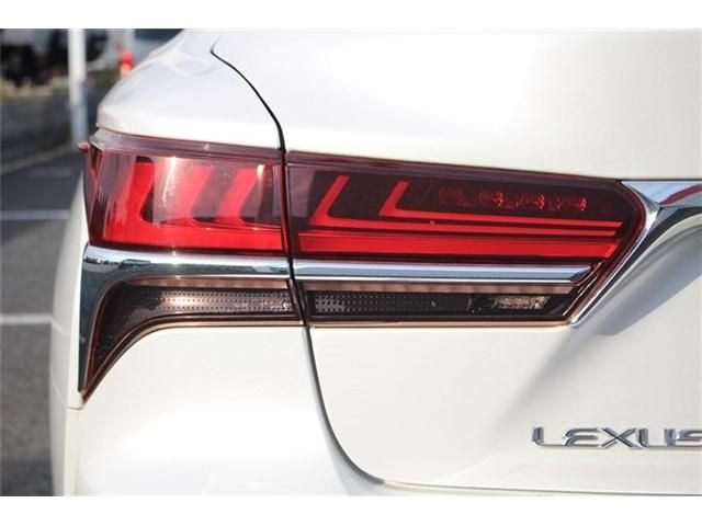 TOYOTA LEXUS LS500 4WD 2018 Image 31