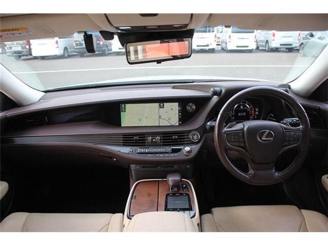 TOYOTA LEXUS LS500 4WD 2018 Image 31