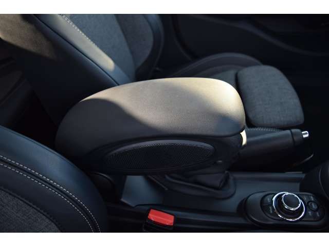 BMW MINI COOPER D 5DOOR 2022 Image 31