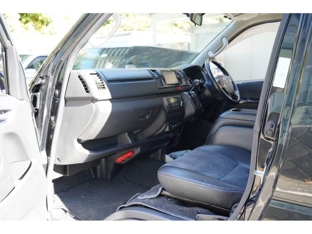 TOYOTA HIACE VAN 4WD 2016 Image 31