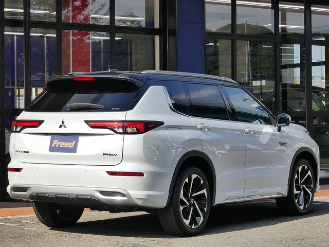 MITSUBISHI OUTLANDER PHEV 2024 Image 31