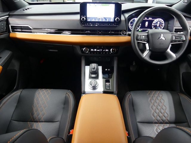 MITSUBISHI OUTLANDER PHEV 2024 Image 31