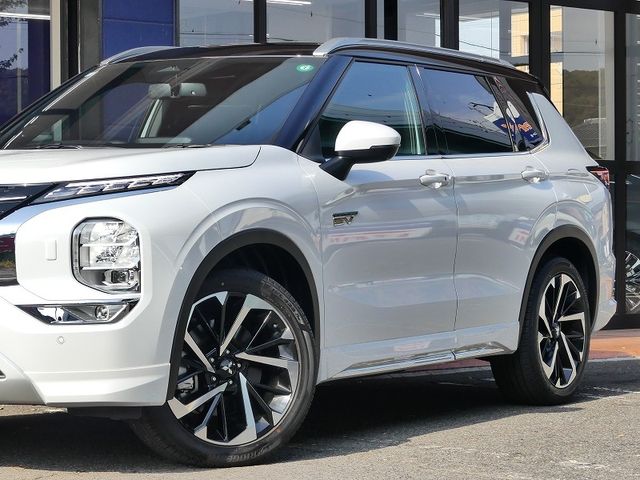 MITSUBISHI OUTLANDER PHEV 2024 Image 31