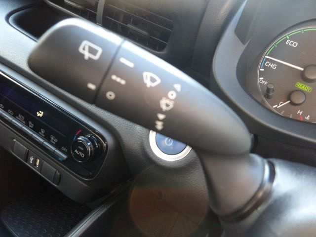 TOYOTA AQUA 2023 Image 31