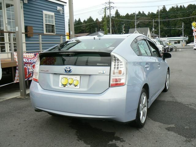 TOYOTA PRIUS 2010 Image 31